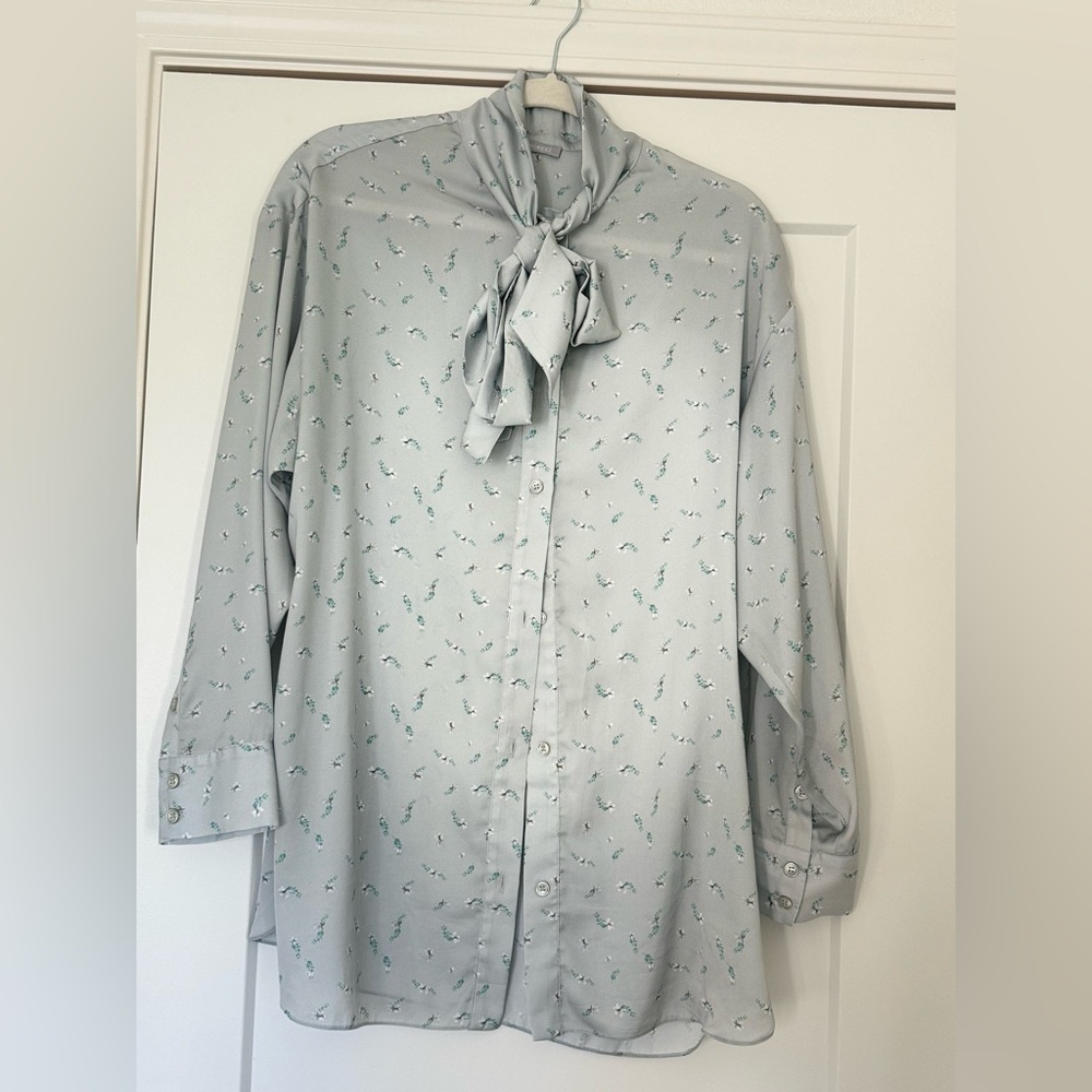 BLUE FLORAL BLOUSE